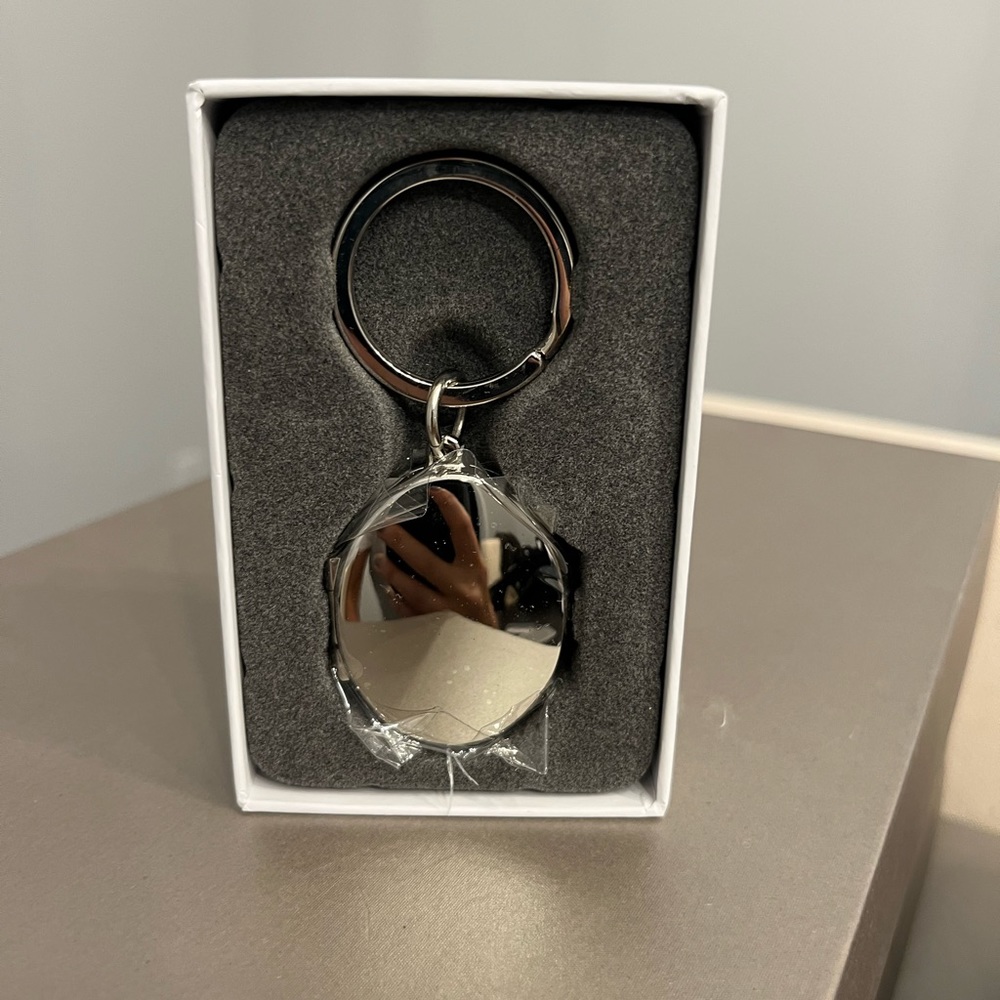 3 THINGS REMEMBERED LOCKET KEYCHAIN